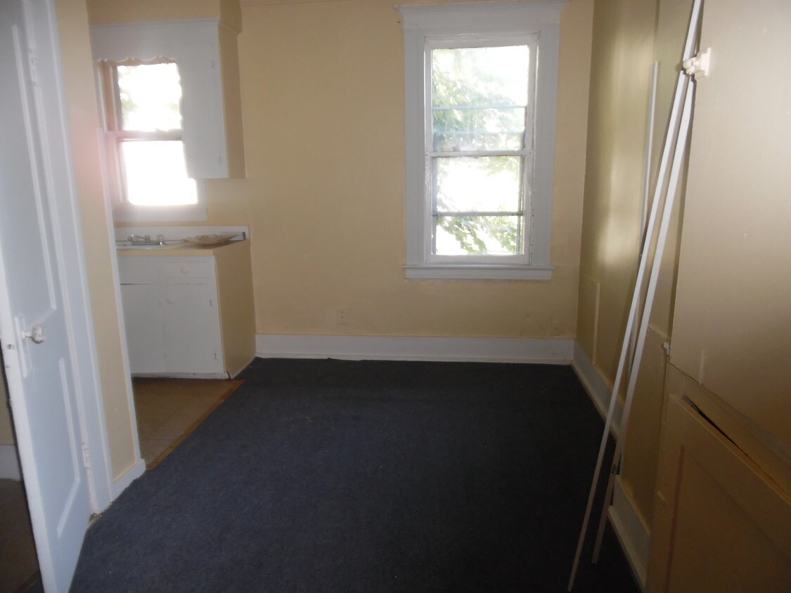 Primary Photo - 77 Chili Ave