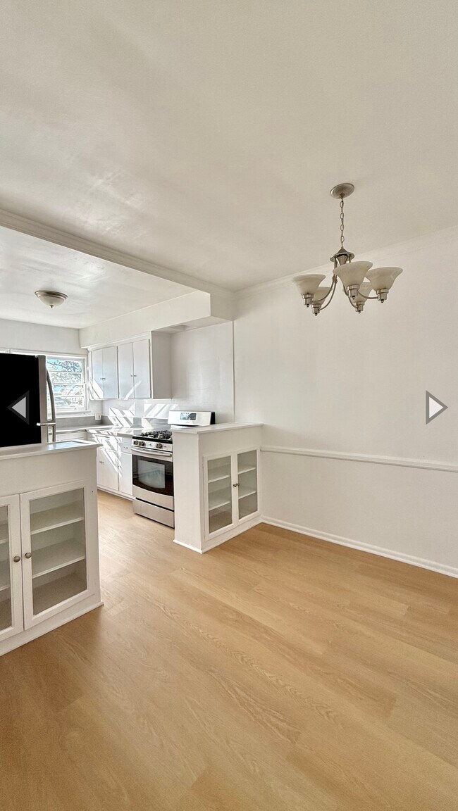 Foto del edificio - 200 S Sycamore Ave