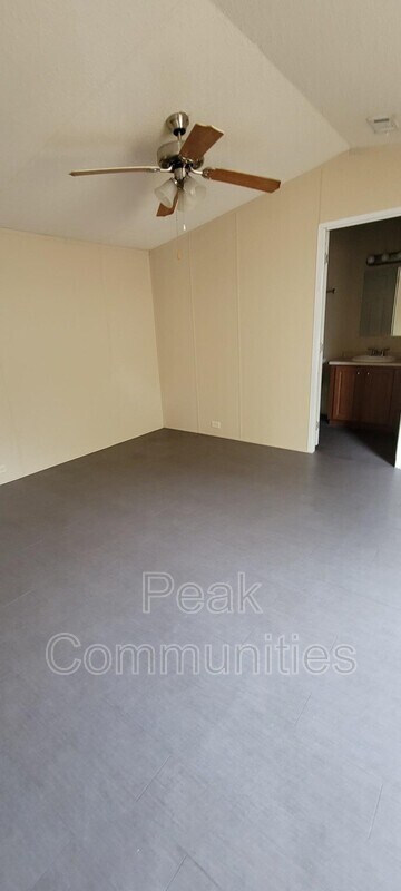 Building Photo - 1809 Pecan St