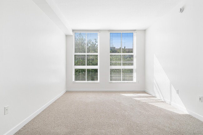 Building Photo - 480 Hibiscus St