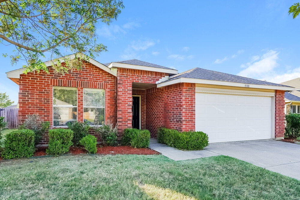 Primary Photo - 8308 Swan Park Dr