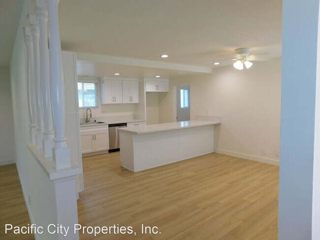 Building Photo - 4 br, 2.5 bath House - 17595 Santa Maria St.