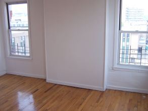 Building Photo - 1040 WILLOW Ave