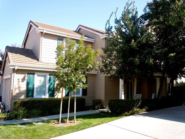 Foto del edificio - 4090 Callaway Pl