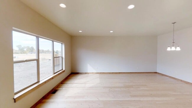 Building Photo - 120 Naomi Rose Ln