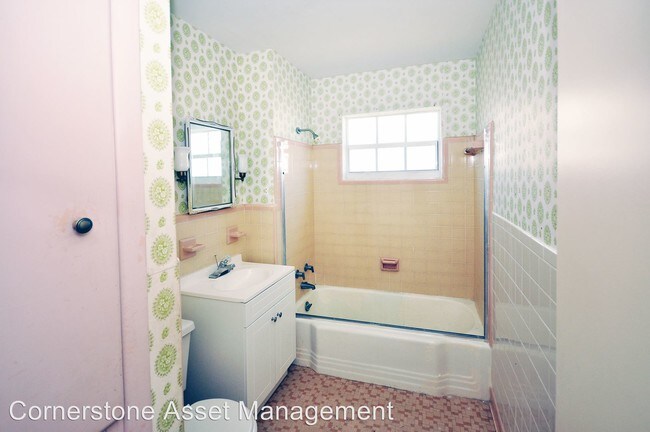 Building Photo - 111 W 35th St