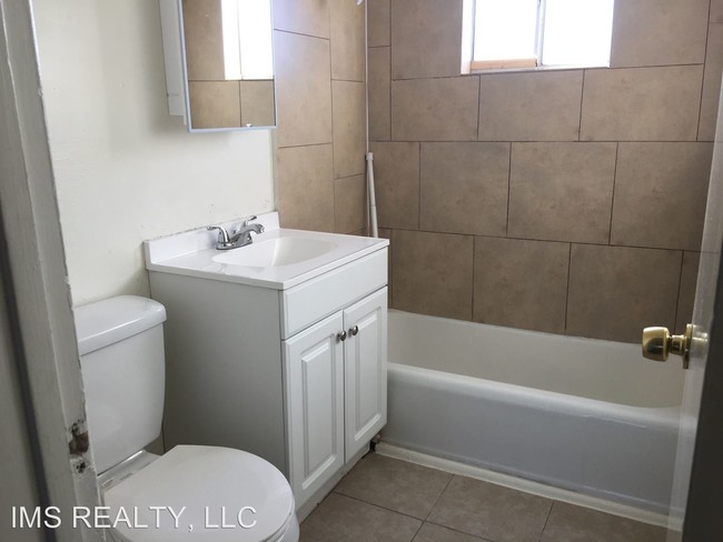 Building Photo - 547 San Pablo Dr