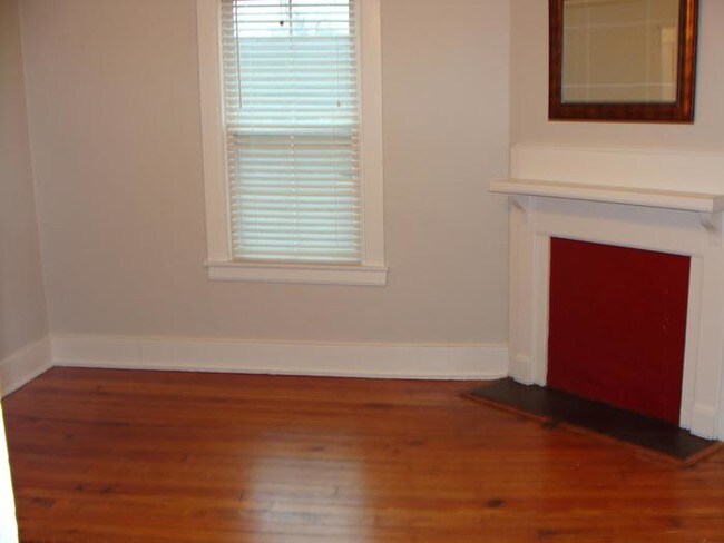 Building Photo - 530 E 35th St