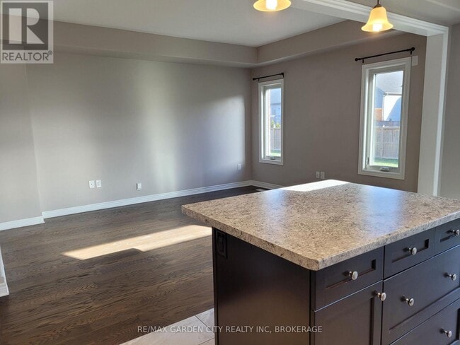 Building Photo - 7770 Hanniwell St