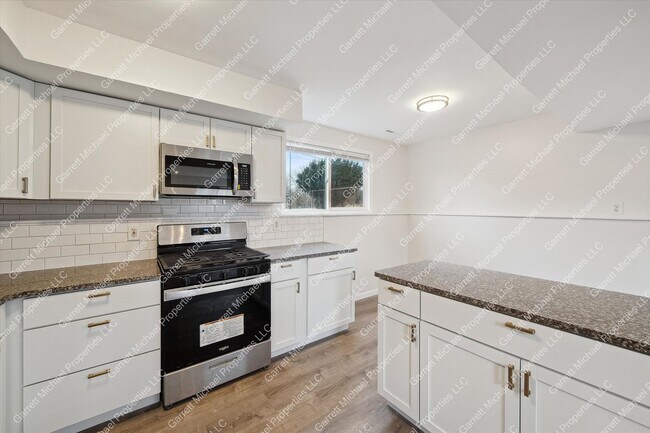 Foto del edificio - Fully Remodeled 4-Bedroom Home in Desirable Neighborhood in Pontiac for Rent!