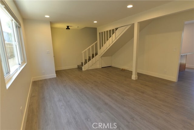 Building Photo - 102 Avenida San Dimas
