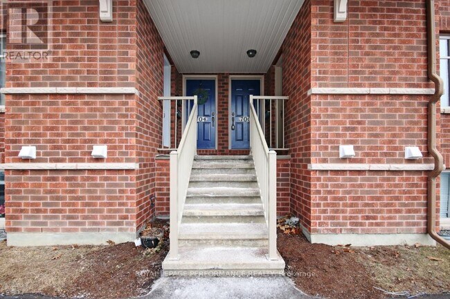 Building Photo - 700 Reardon Private