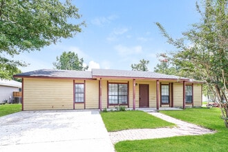 Building Photo - 119 Coachman Ln