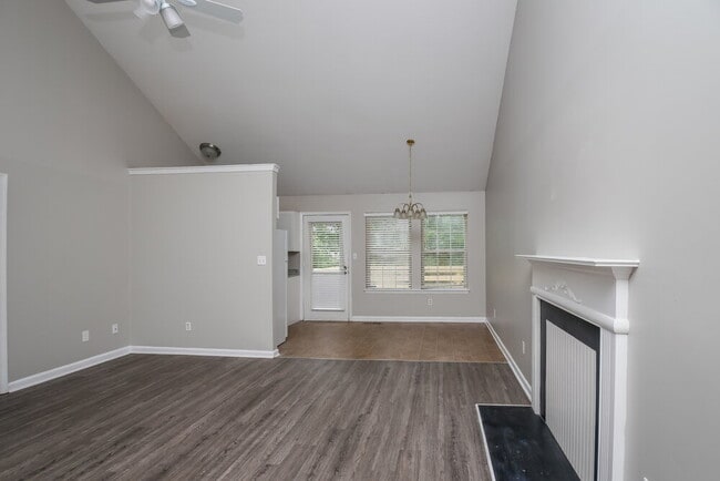 Foto del edificio - 5328 Brickleberry Way