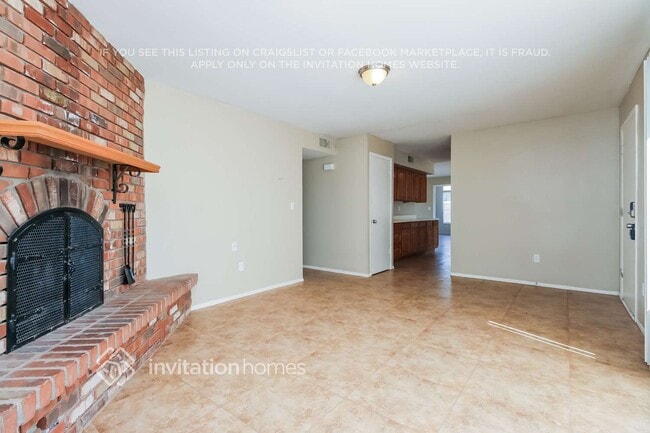 Building Photo - 5620 S La Rosa Dr