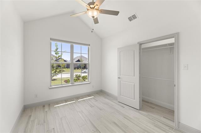 Building Photo - 327 Brookview Dr