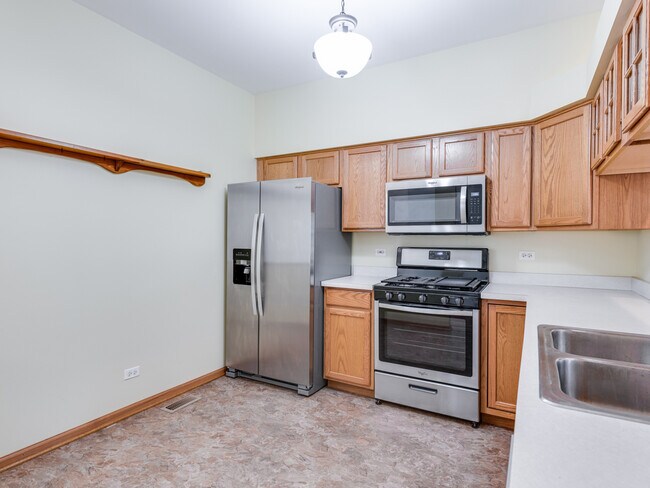 Building Photo - 2535 Carrolwood Rd