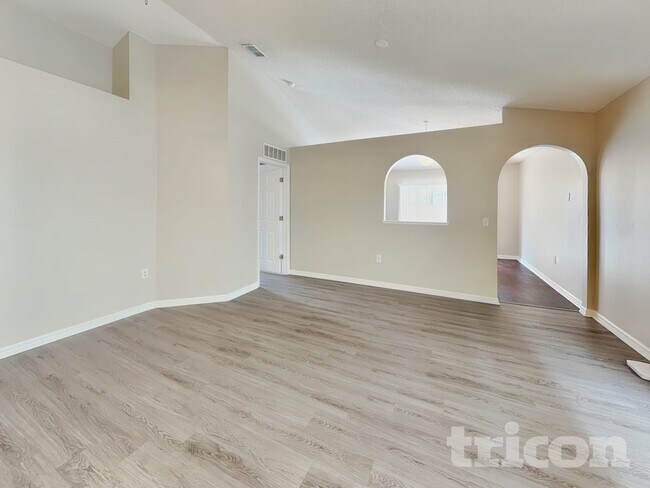 Foto del edificio - 13822 Gentle Woods Ave