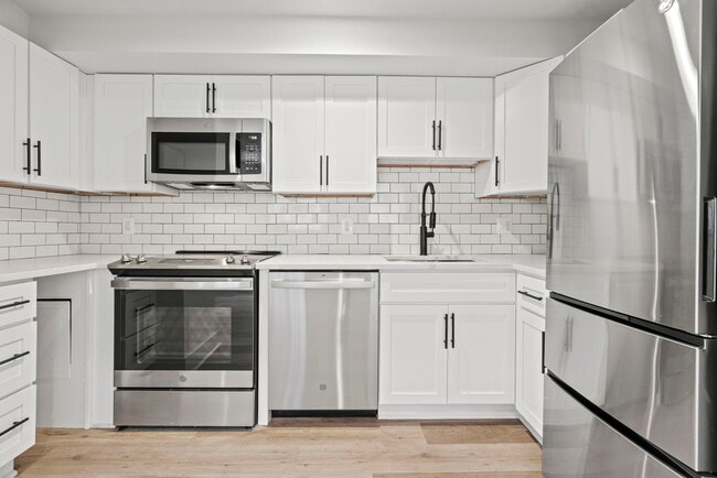 Building Photo - 2753 Macomb St NW