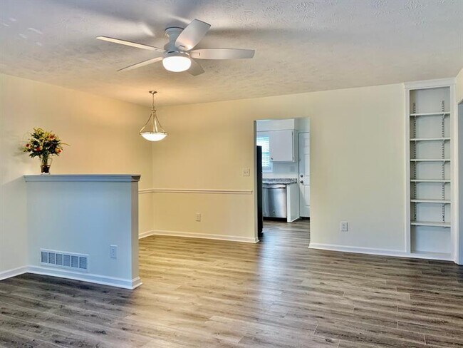 Building Photo - 322 Powder Springs St