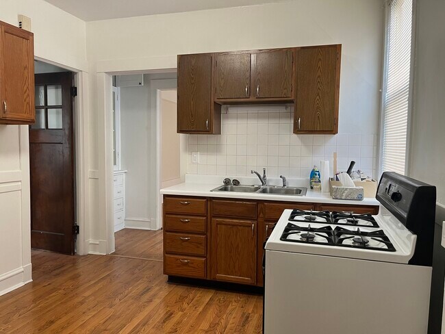 Foto del edificio - 3929 W Addison St