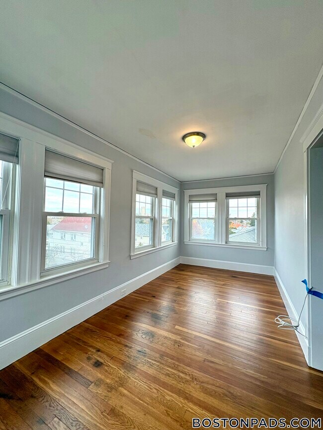 Building Photo - 15 Edgecliff Rd