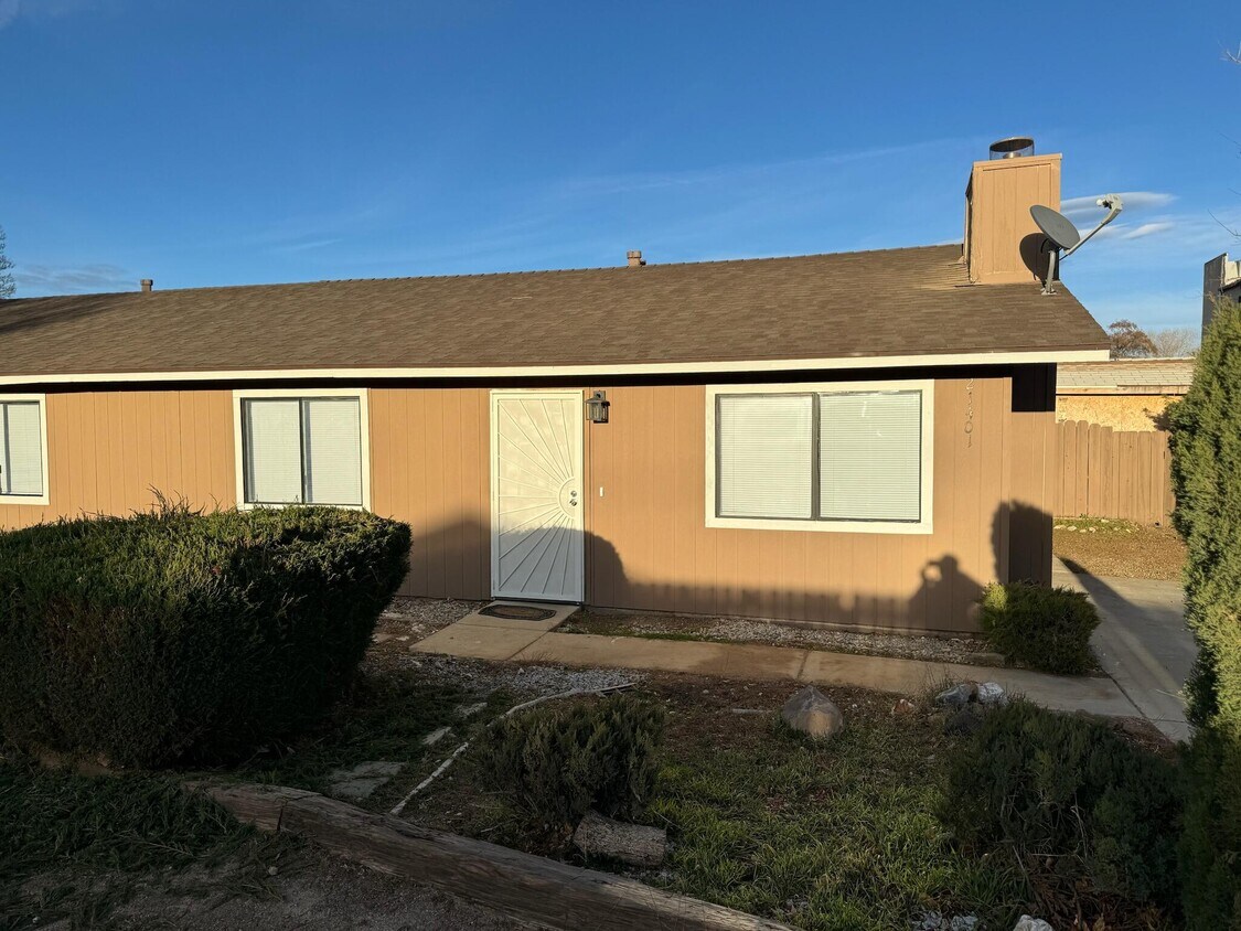 21401 Golden Hills Blvd, Tehachapi, CA 93561 House Rental in
