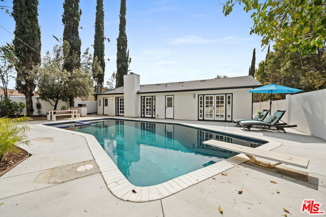 Primary Photo - 5560 Ruthwood Dr