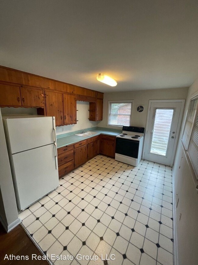 Foto del edificio - 2 br, 1 bath House - 355 Morton Avenue