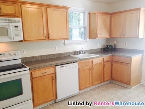 Building Photo - 962 Oakdale Cir