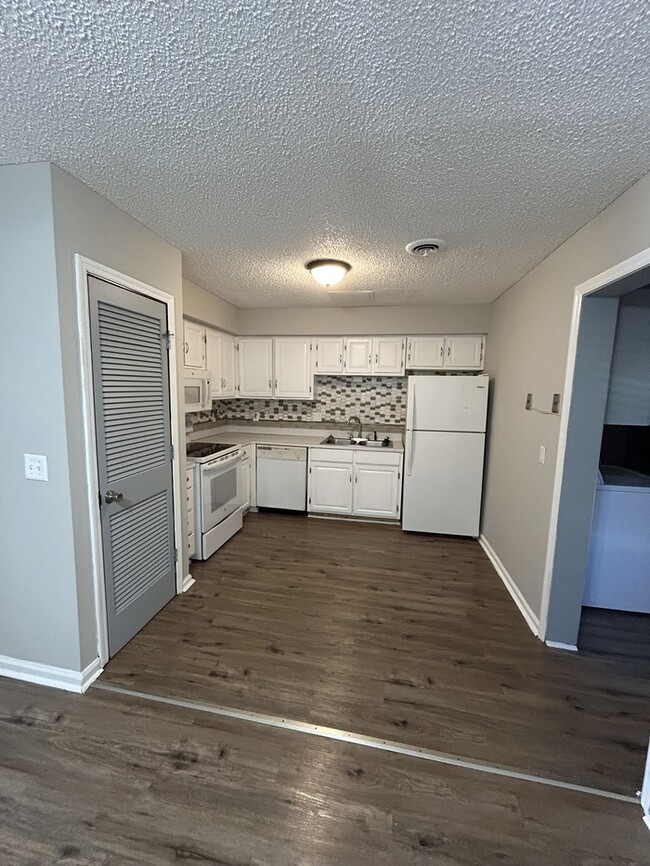 Building Photo - 4705 Leaf Crest Ct