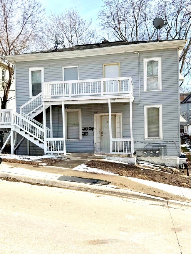 Building Photo - 312 N Marion St