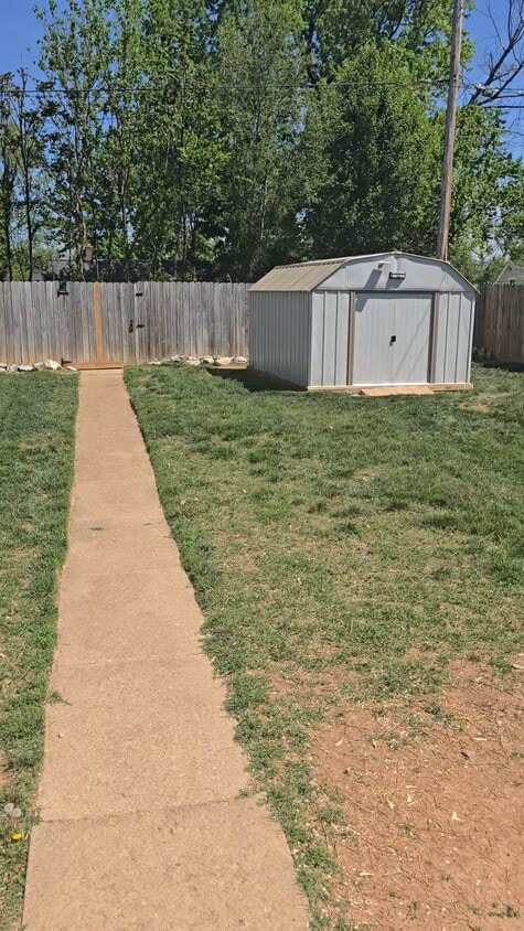 Foto del edificio - 4029 Maine Ave NW