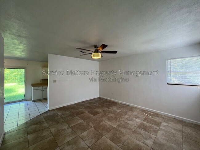 Building Photo - 121 Berkley Dr