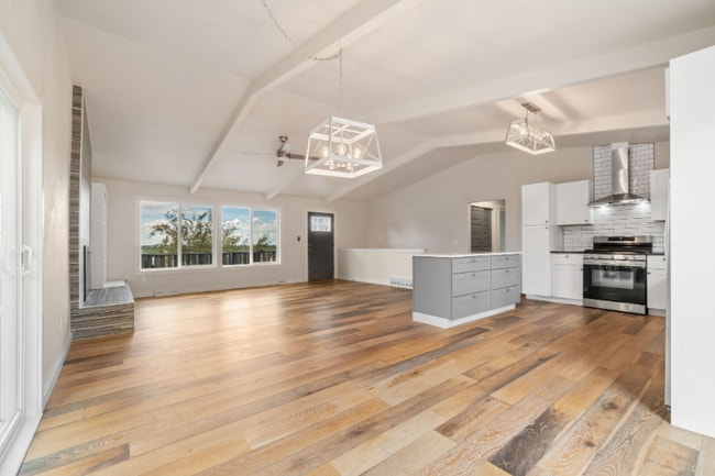 Building Photo - 220 Sierra Vista Dr