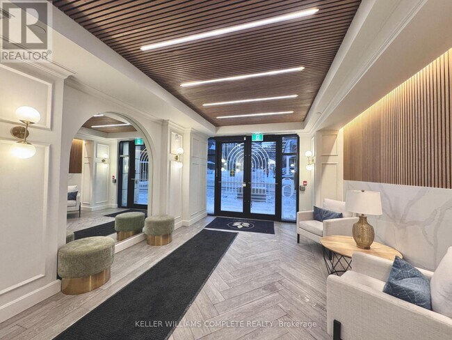 Building Photo - 169 James St S