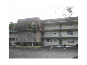 Building Photo - 613 S State Rd 7