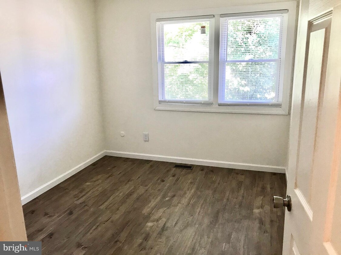 Foto principal - 31 Medford Ct