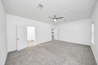 Building Photo - 10438 Plateau Pt Trl
