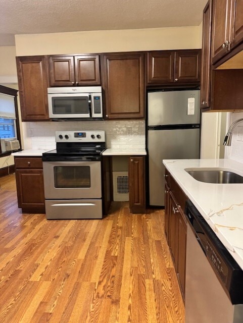 Foto del edificio - 44 Oakwood Ave