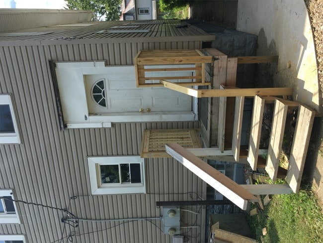 Building Photo - 124 S Wheatland Ave