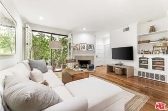 Building Photo - 1108 18th St