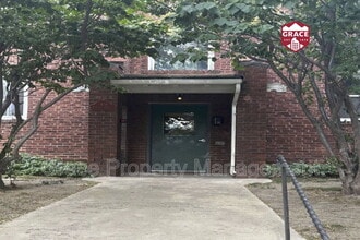 Building Photo - 1416 N Downing St