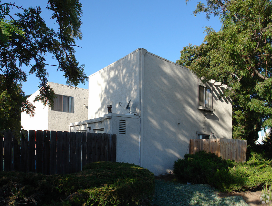 Building Photo - 8875 Mira Mesa Blvd