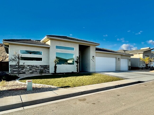 Building Photo - Three Bedroom Home in Washington Fields