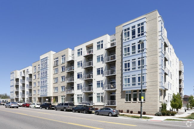 Building Photo - Wrenmoor LoHi