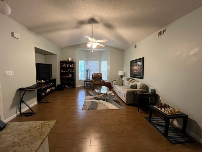 Main Living area - 1501 Partin Dr N
