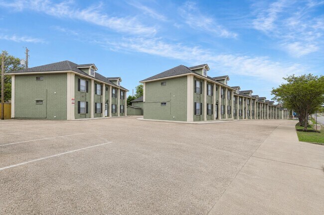 Foto del edificio - 1504 Broadmoor Dr