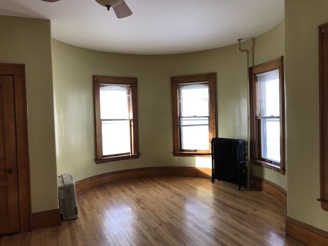 Bedroom - 54 Wellington St