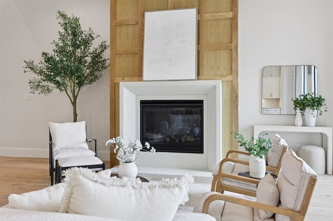 Building Photo - 3845 Van Ness Ln